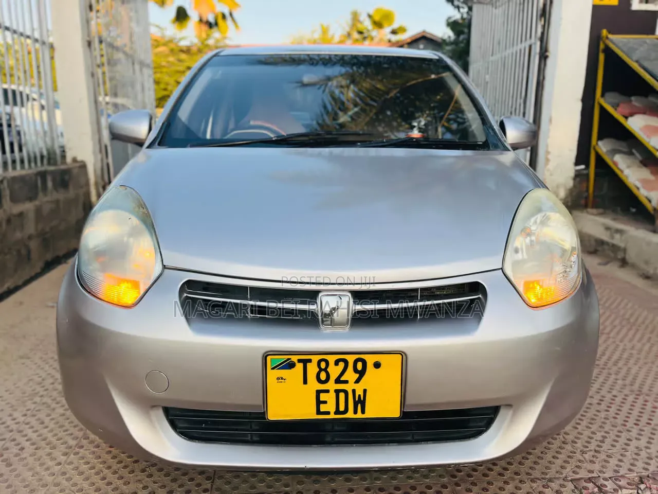 Toyota Passo Sette 2010 Silver