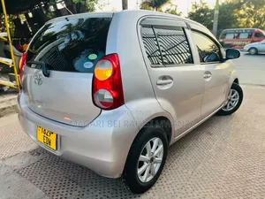 Toyota Passo Sette 2010 Silver