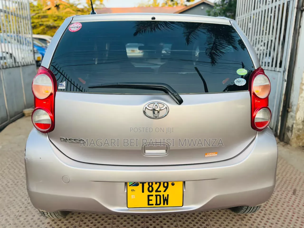 Toyota Passo Sette 2010 Silver