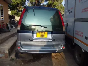 Toyota Noah 2003 Blue