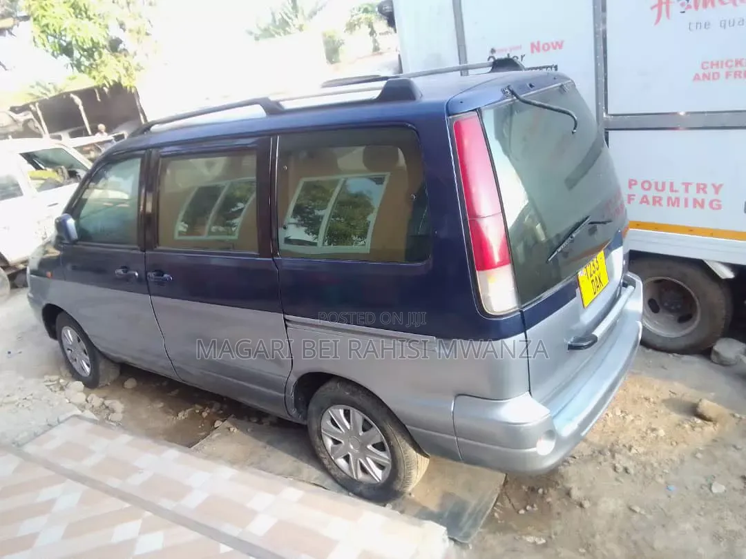 Toyota Noah 2003 Blue