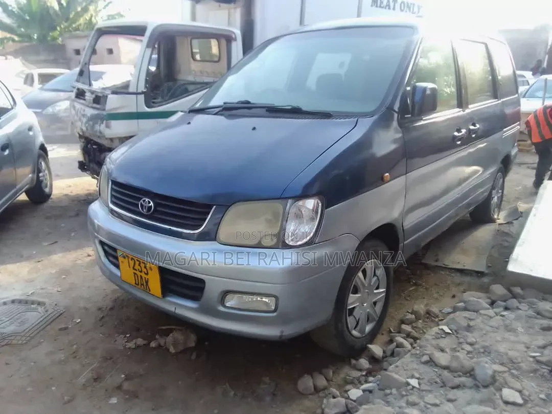Toyota Noah 2003 Blue