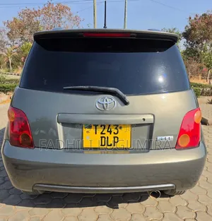 Toyota IST 2004 Beige