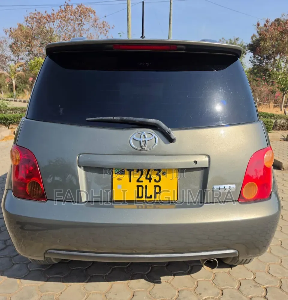Toyota IST 2004 Beige