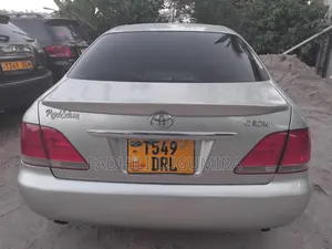 Toyota Crown 2004 Silver