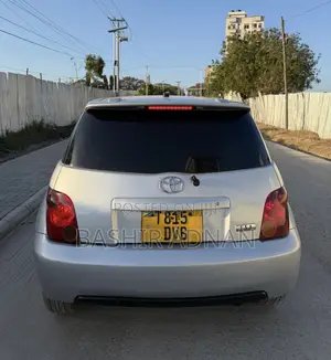 Toyota IST 2005 Silver