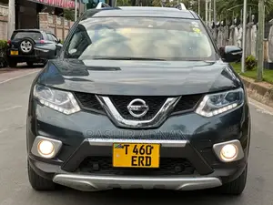 Nissan X-Trail 2.0 Petrol FWD 2015 Gray