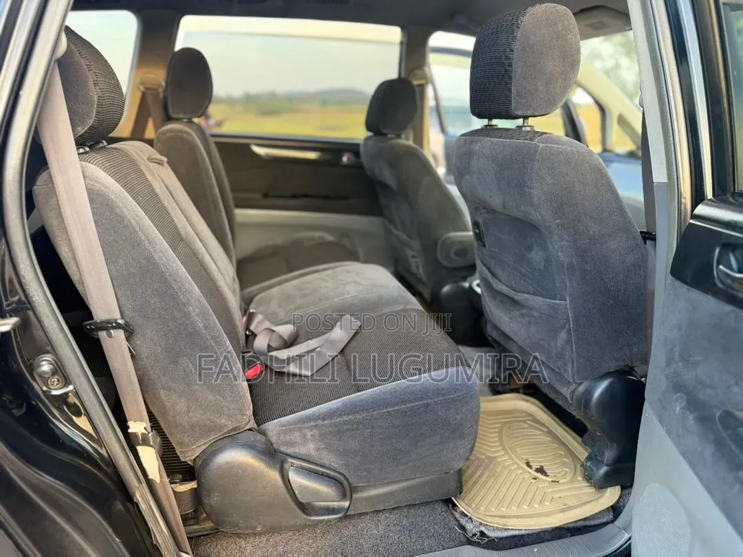 Toyota Ipsum 2004 Black