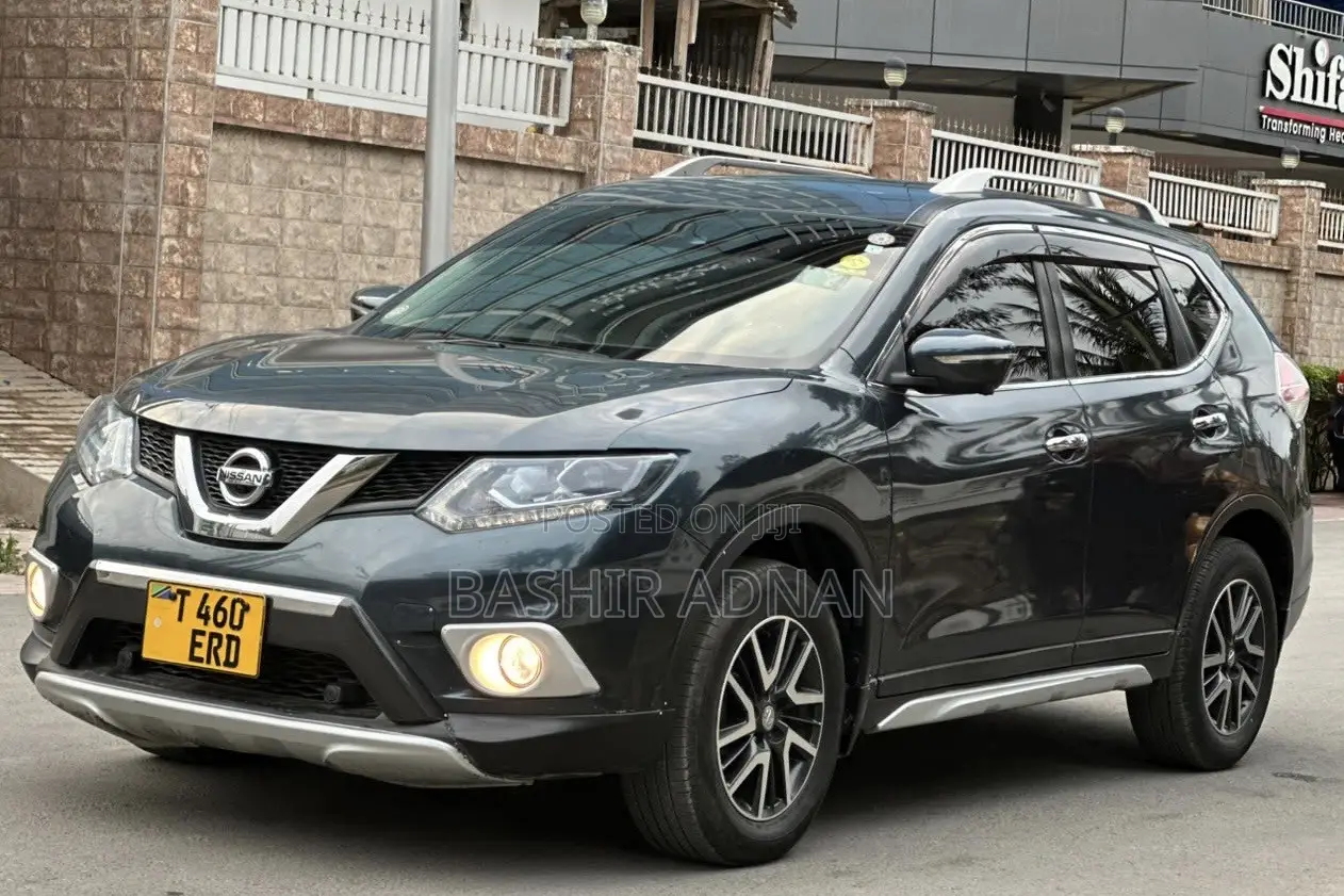 Nissan X-Trail 2.0 Petrol FWD 2015 Gray