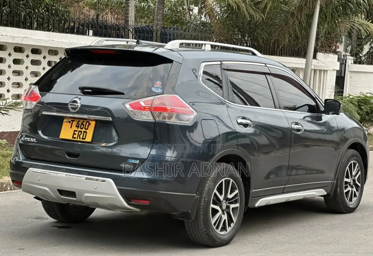 Nissan X-Trail 2.0 Petrol FWD 2015 Gray