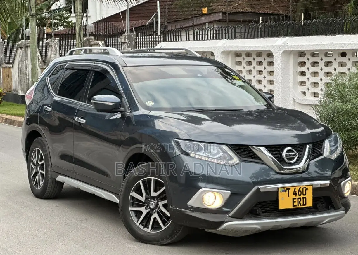 Nissan X-Trail 2.0 Petrol FWD 2015 Gray