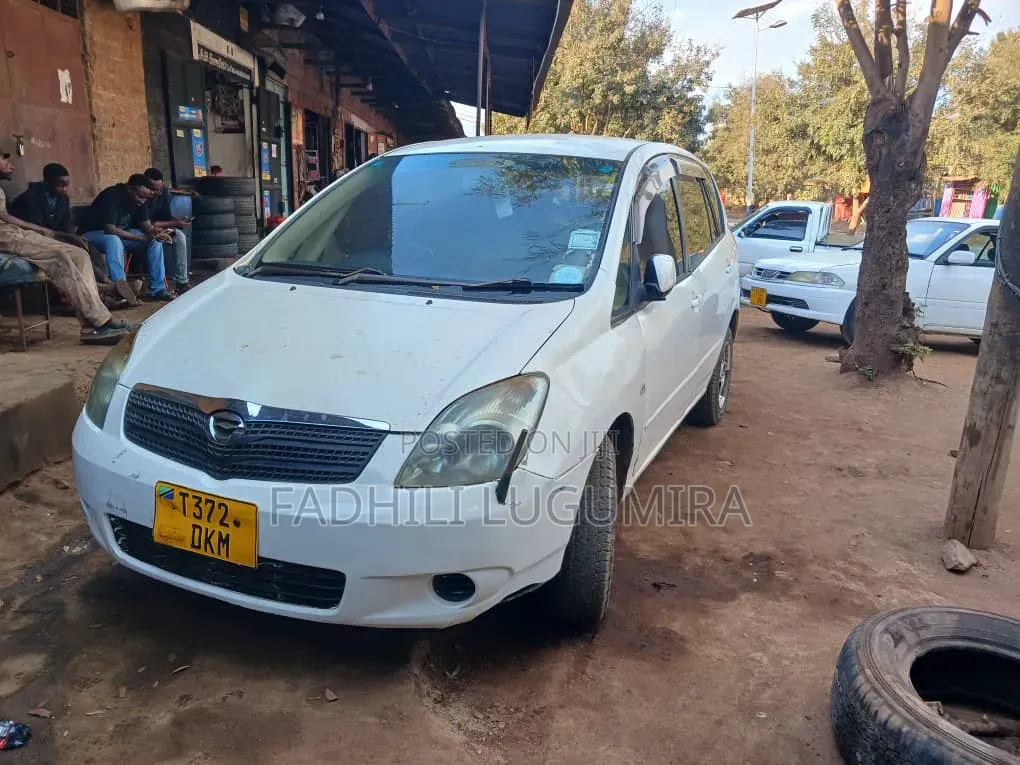 Toyota Corolla Spacio 2004 White