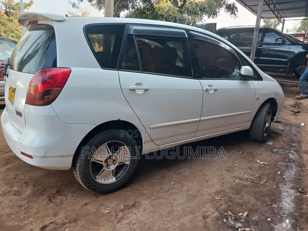 Toyota Corolla Spacio 2004 White