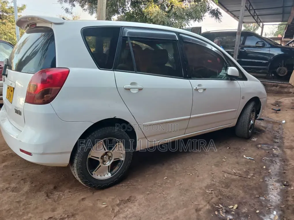 Toyota Corolla Spacio 2004 White