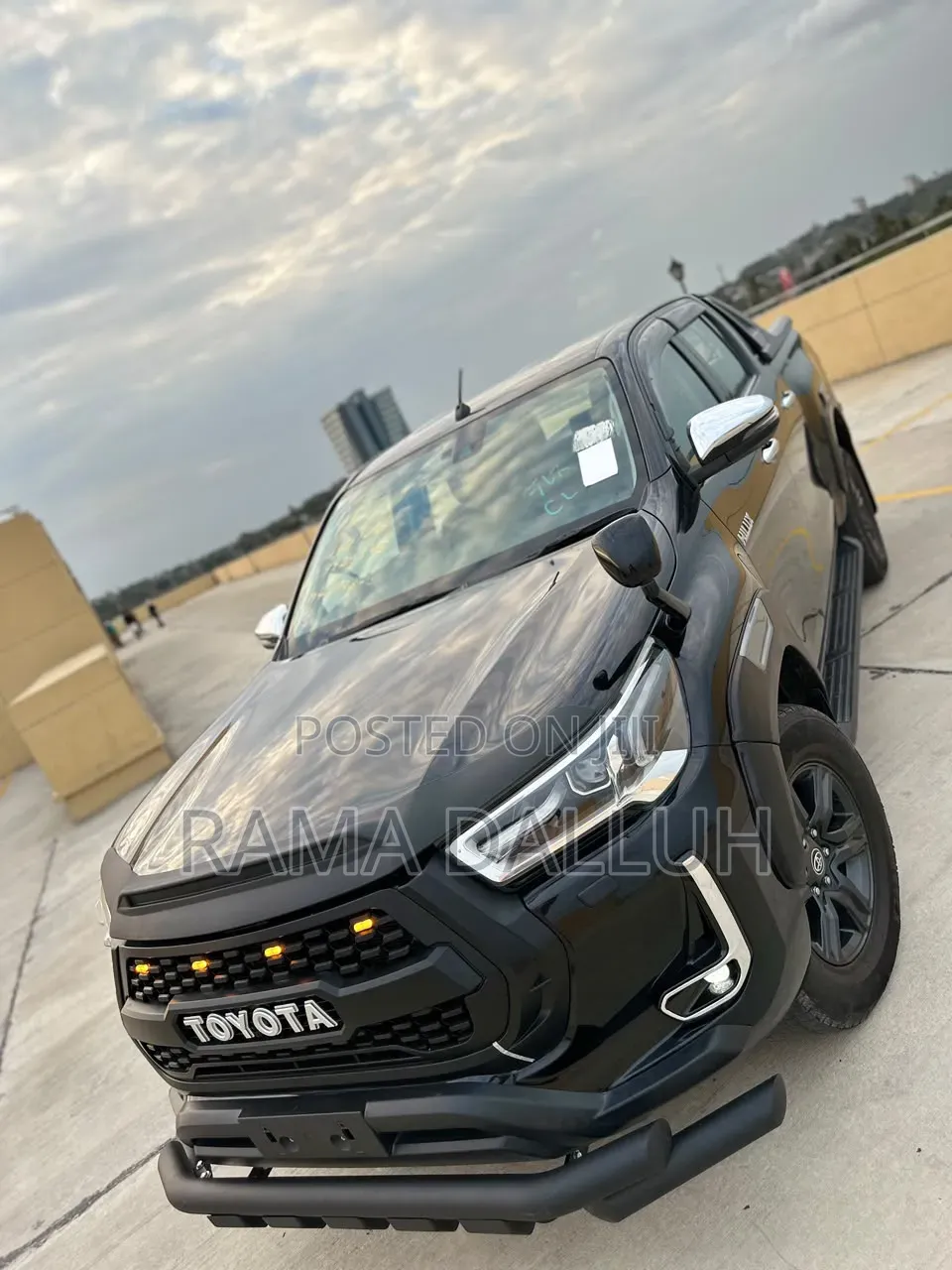 Toyota Hilux 2021 Black
