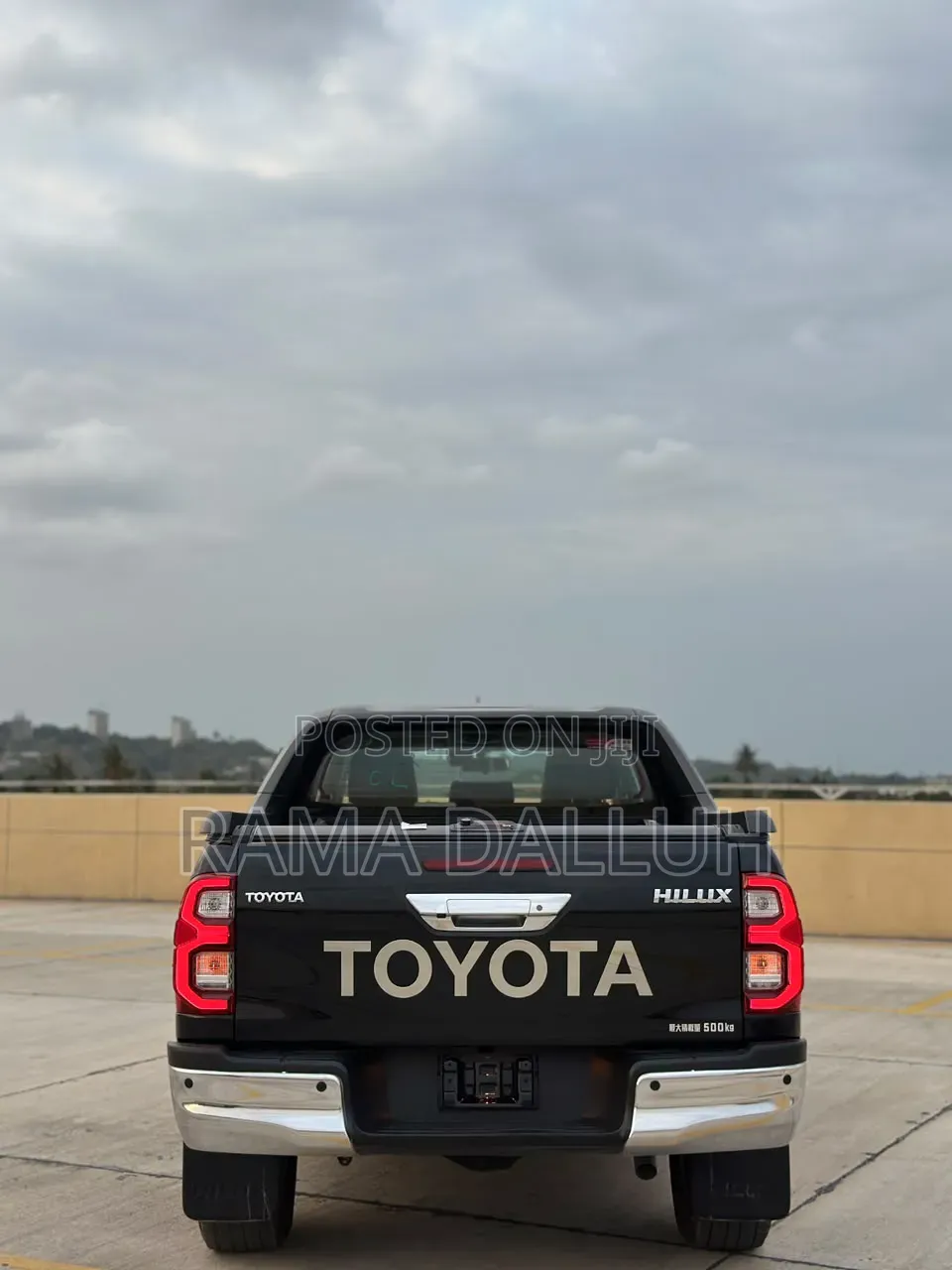 Toyota Hilux 2021 Black