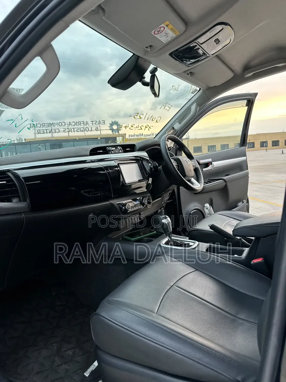 Toyota Hilux 2021 Black