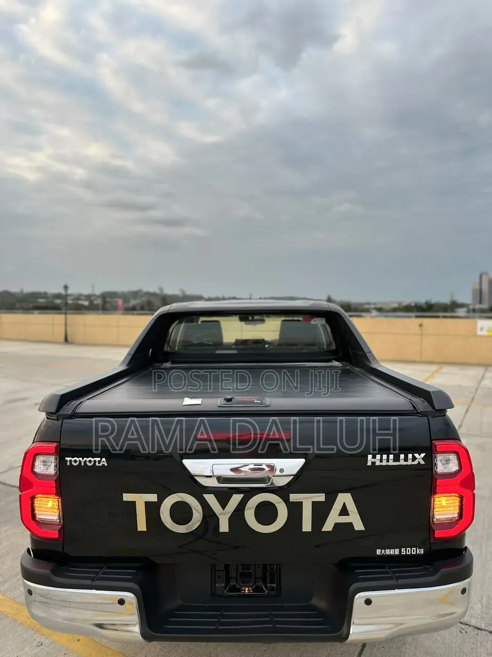 Toyota Hilux 2021 Black