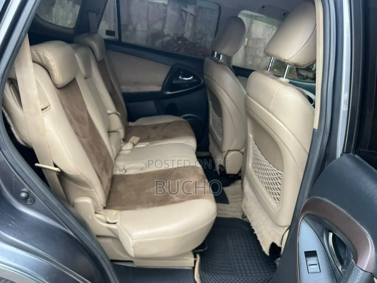 Toyota Vanguard 2010 Gray