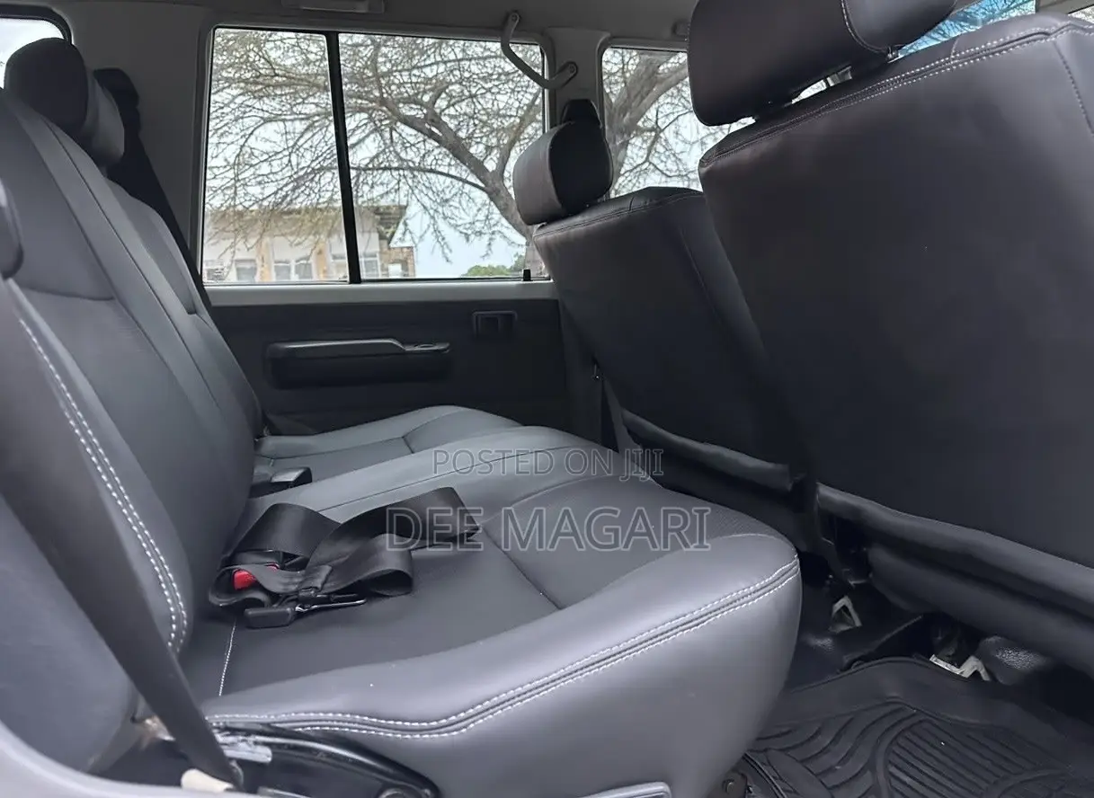 Toyota Land Cruiser 2016 White