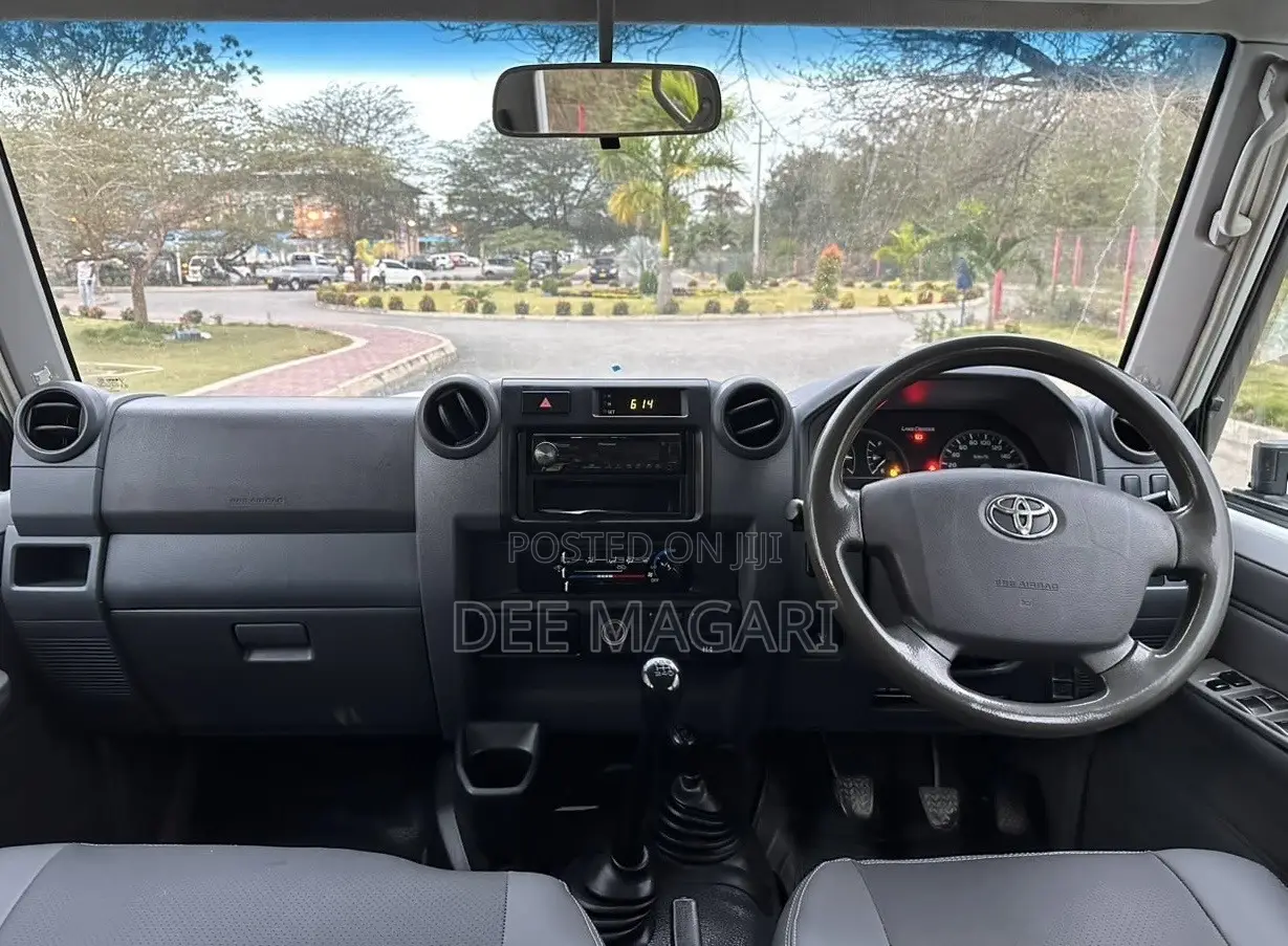 Toyota Land Cruiser 2016 White