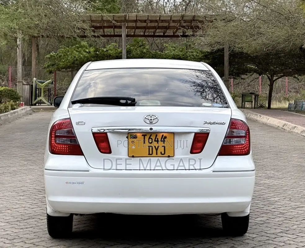 Toyota Premio 2005 White