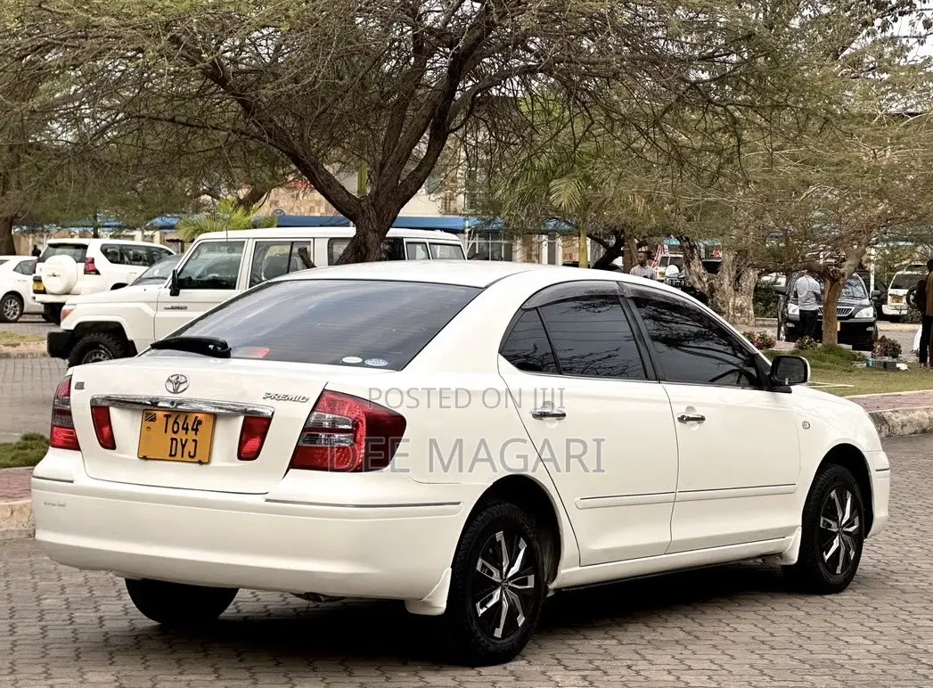 Toyota Premio 2005 White