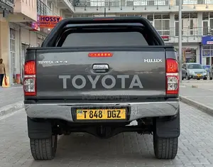 Toyota Hilux 2015 Gray