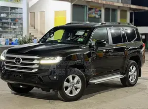 Toyota Land Cruiser LC300 2024 Black