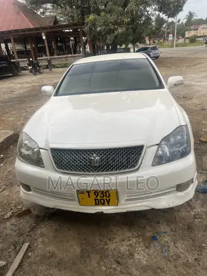 Toyota Crown Royale 2005 Pearl