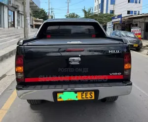 Toyota Hilux 2006 Black