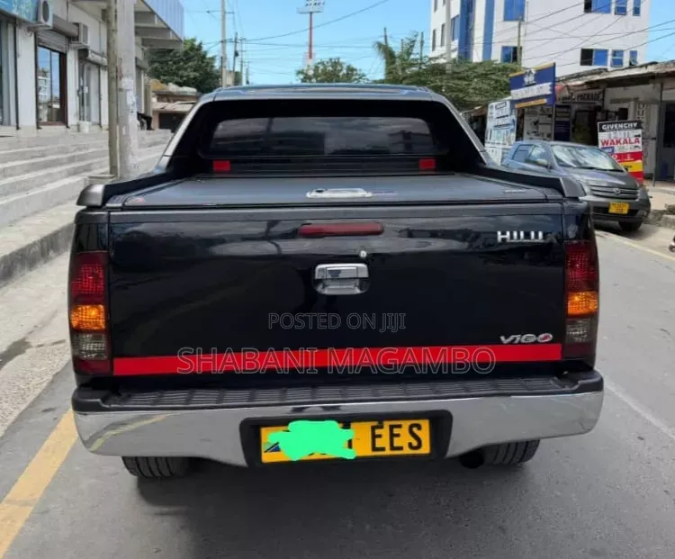 Toyota Hilux 2006 Black
