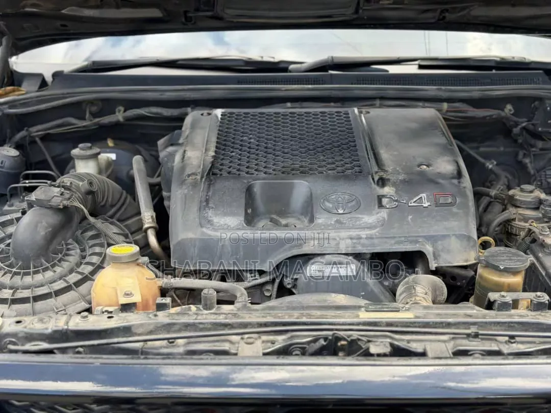 Toyota Hilux 2006 Black