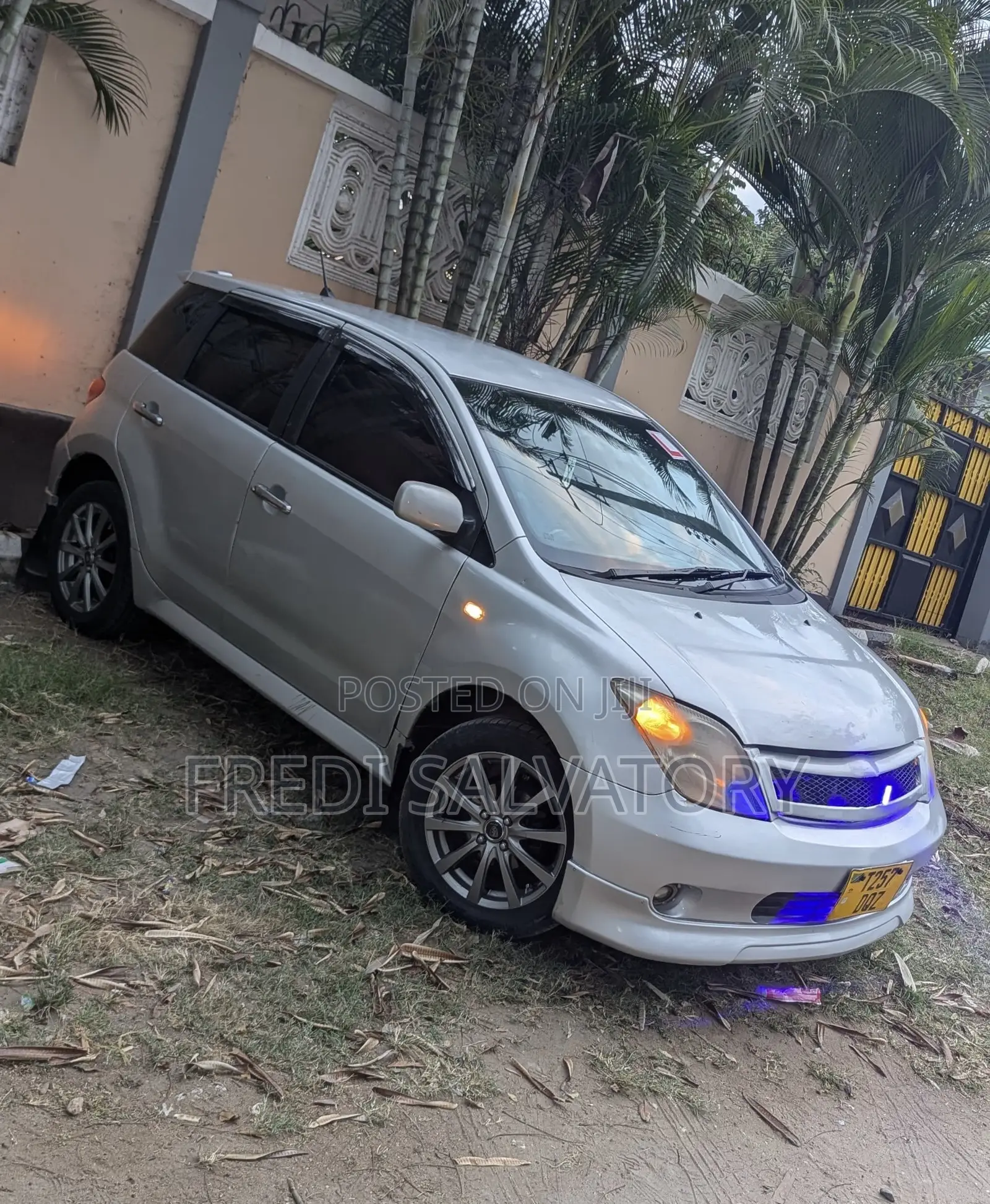 Toyota IST 2005 Silver
