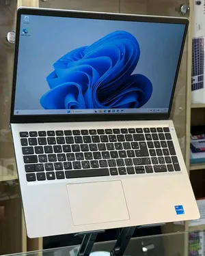 New Laptop Dell 8GB Intel Core i5 SSD 512GB
