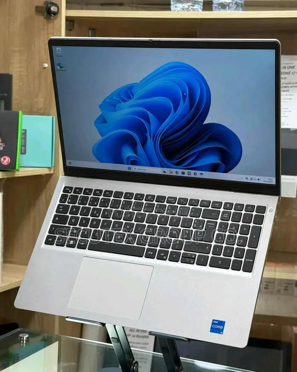 New Laptop Dell 8GB Intel Core i5 SSD 512GB