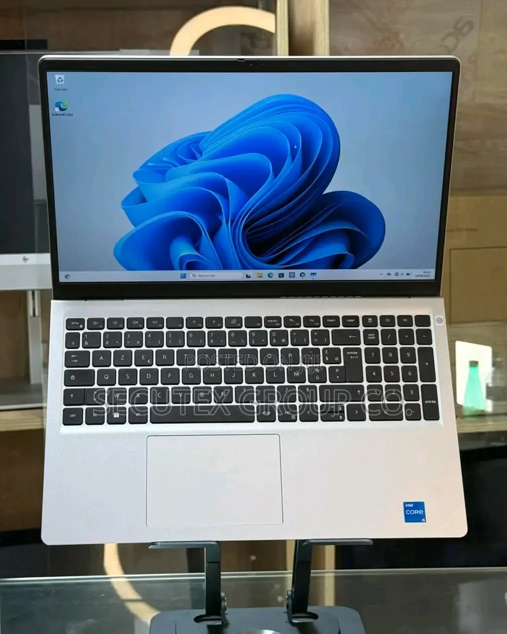 New Laptop Dell 8GB Intel Core i5 SSD 512GB