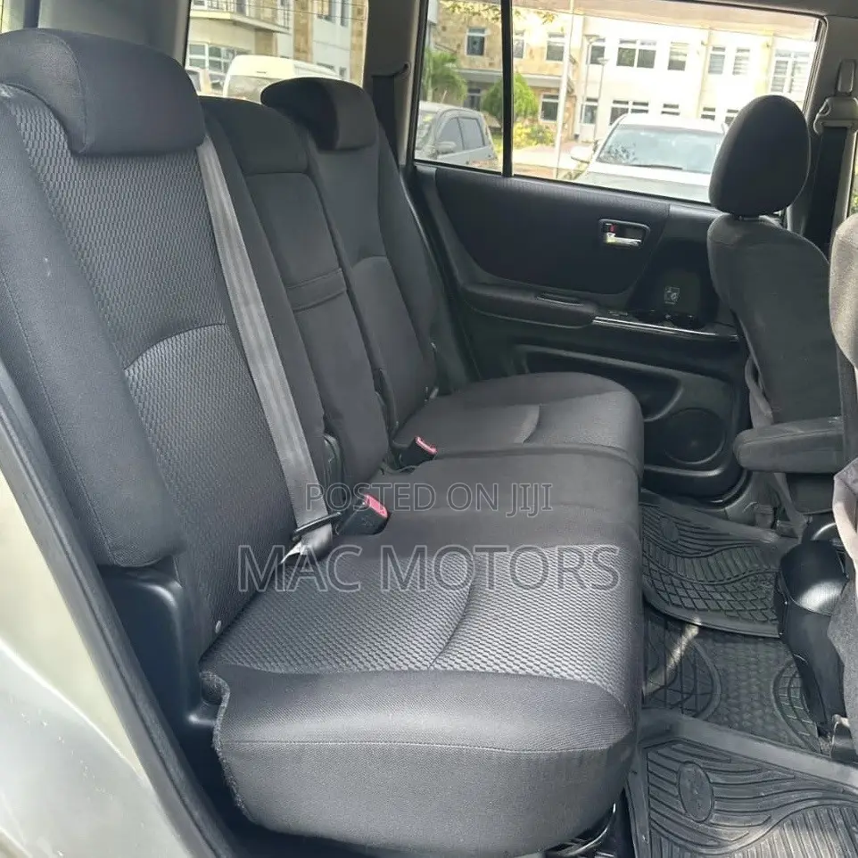 Toyota Kluger 2004 Silver