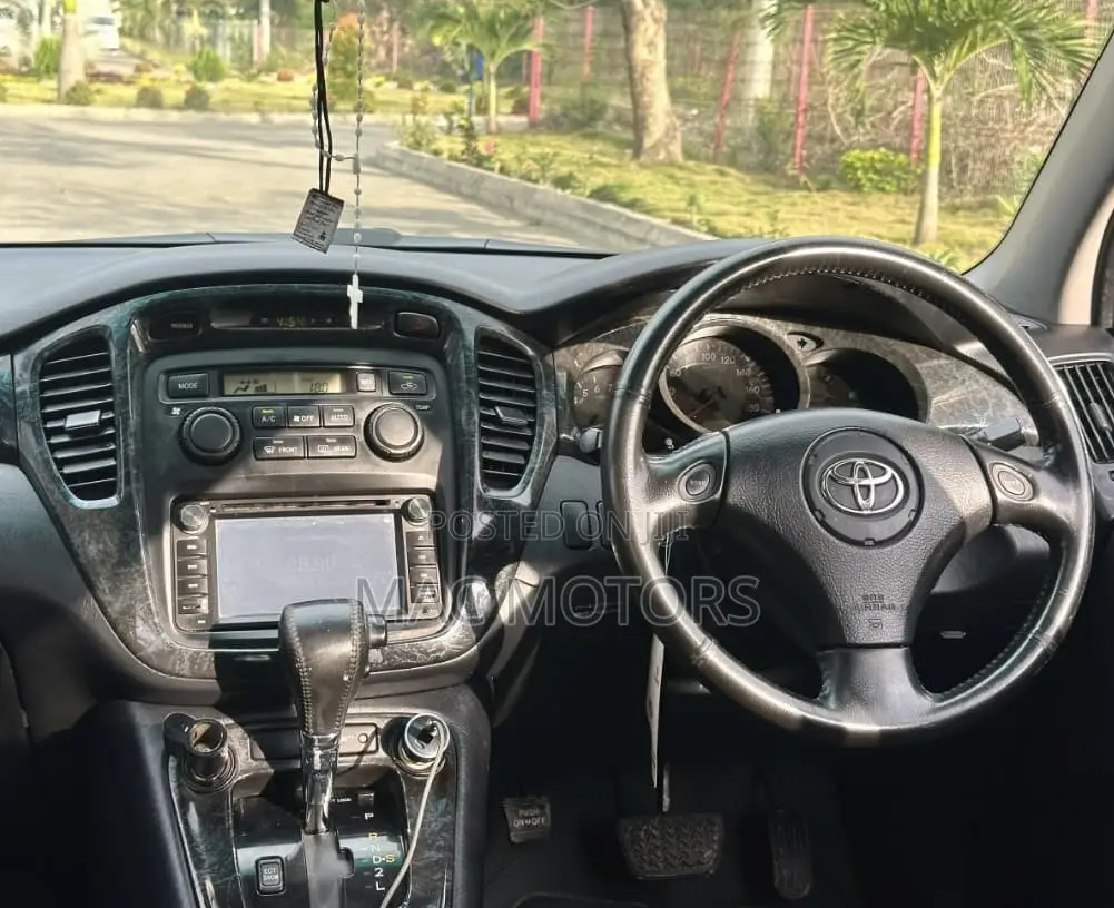 Toyota Kluger 2004 Silver