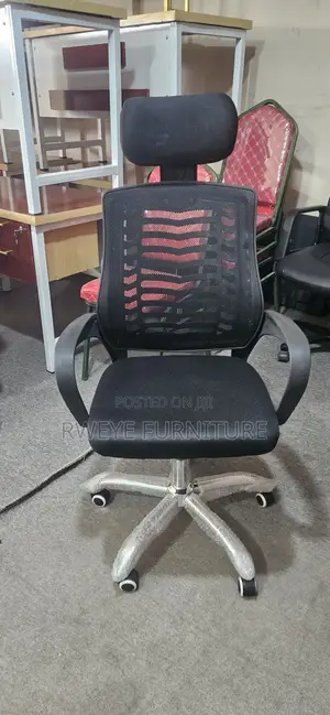 Kiti Cha Kuzunguka High Beck With Headrest