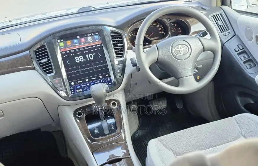 Toyota Kluger 2001 Silver