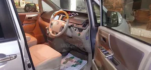 Toyota Noah 2009 Silver