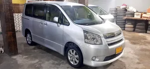 Toyota Noah 2009 Silver