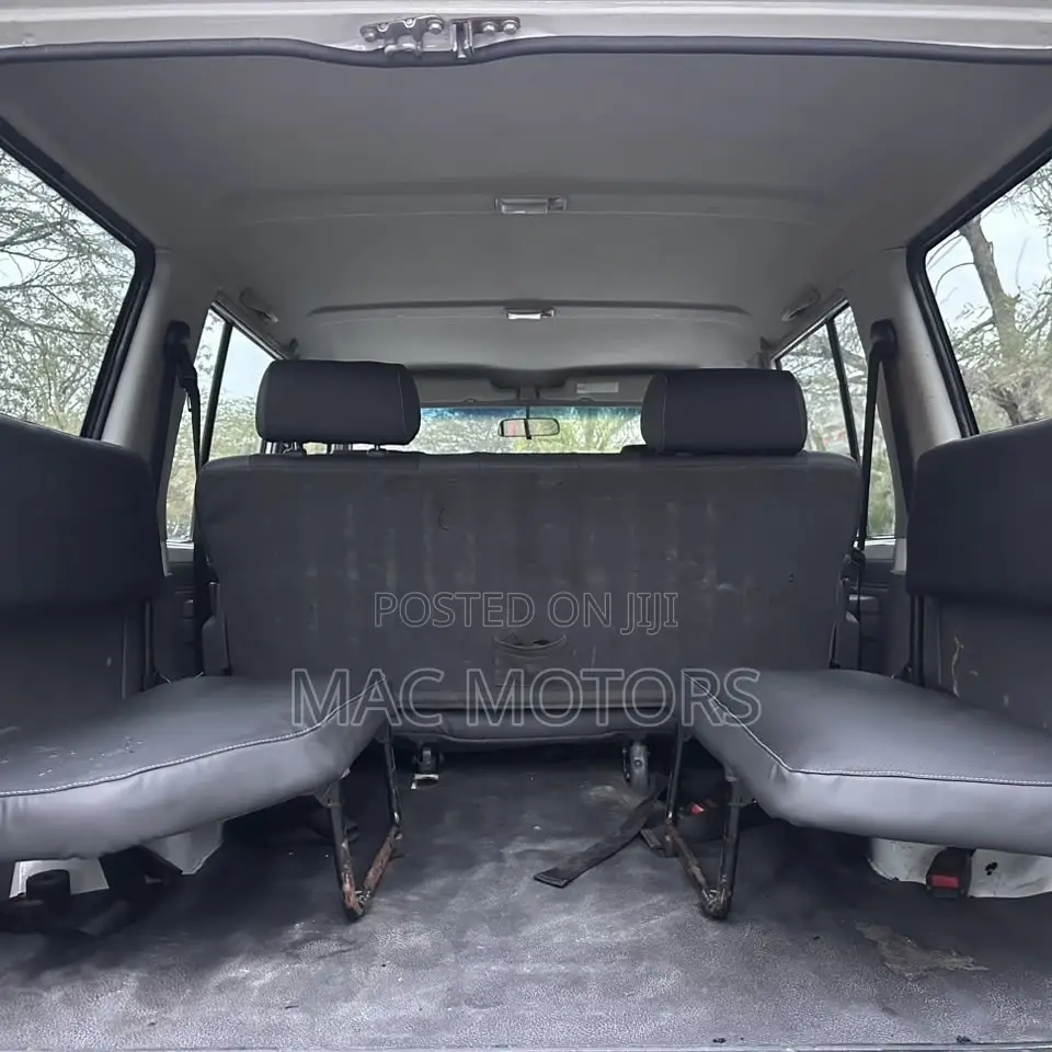 Toyota Land Cruiser 2016 White