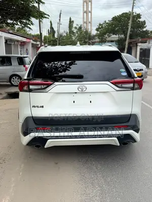 Toyota RAV4 2020 Off white