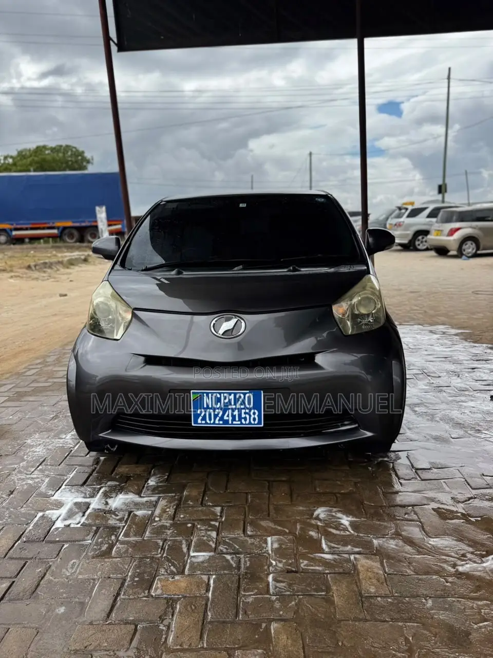 Toyota iQ 2011 Gray