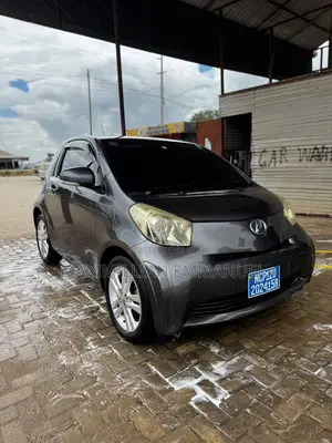 Toyota iQ 2011 Gray