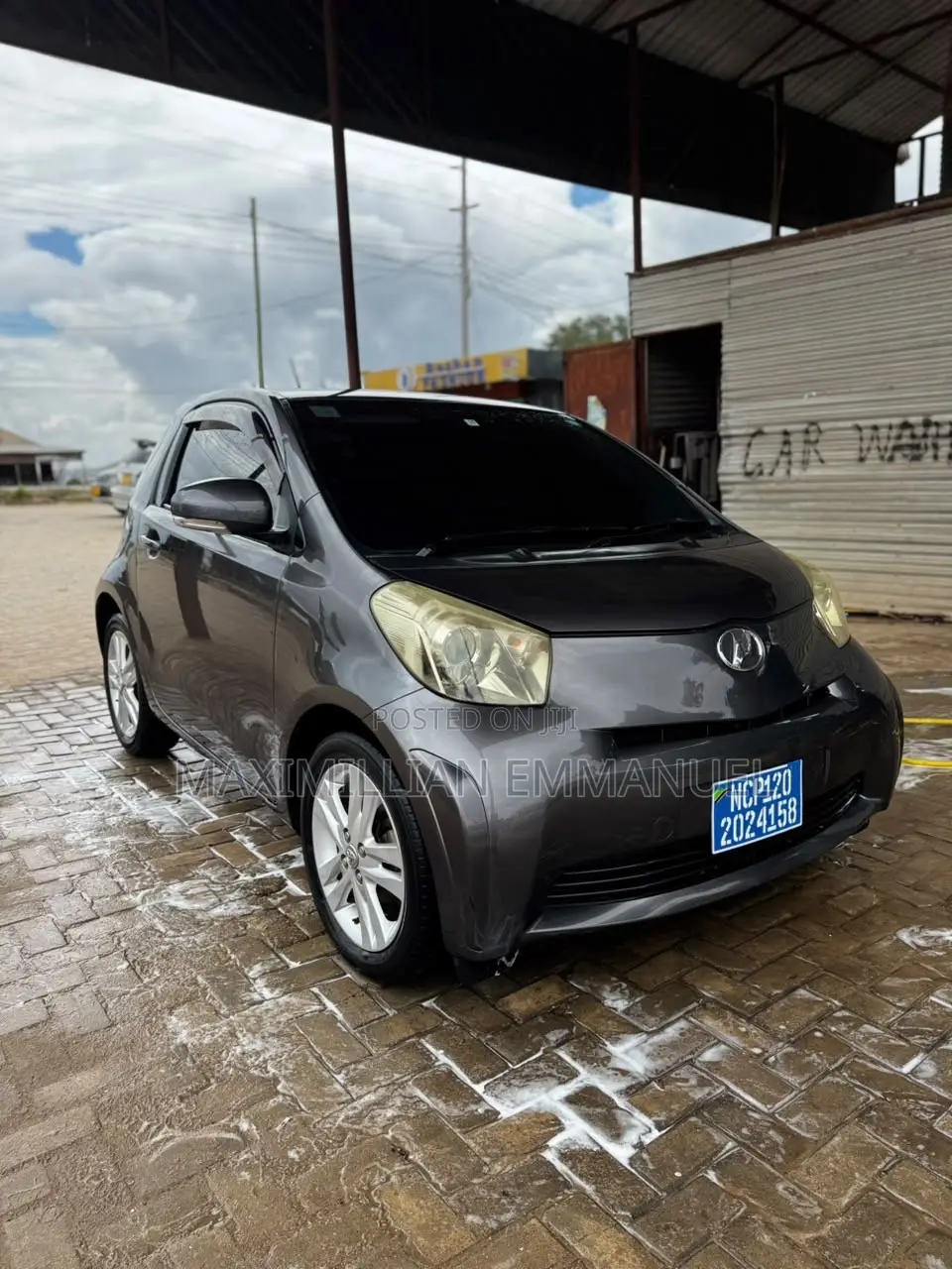 Toyota iQ 2011 Gray