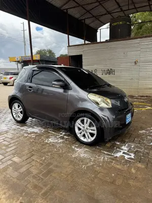 Toyota iQ 2011 Gray