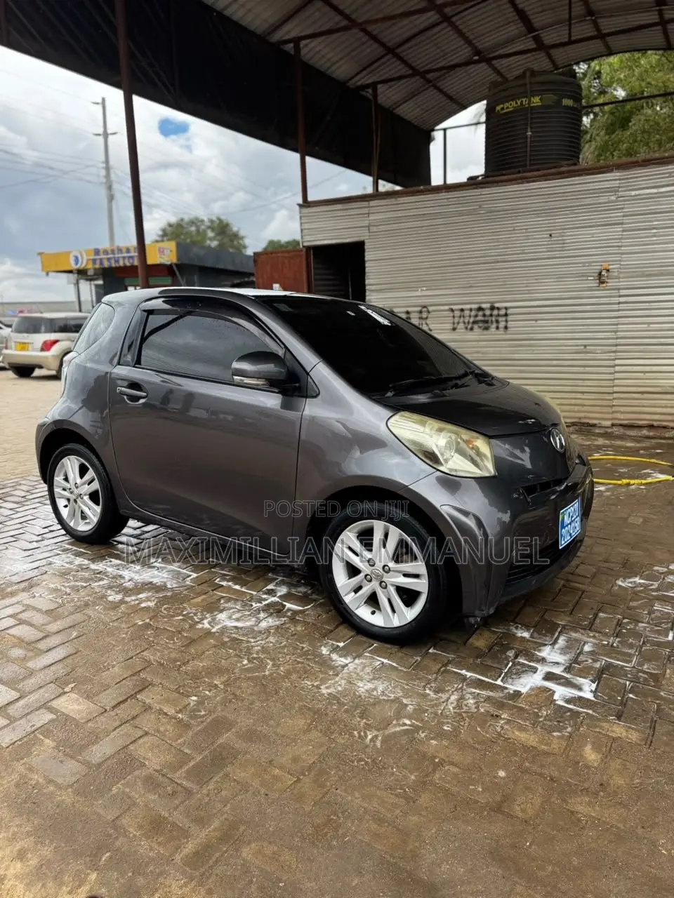 Toyota iQ 2011 Gray